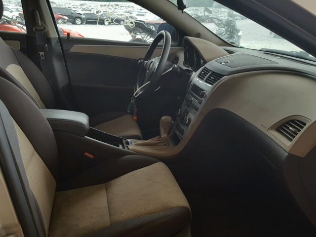 1G1ZB5E05CF307469 - 2012 CHEVROLET MALIBU LS 银色 照片 5