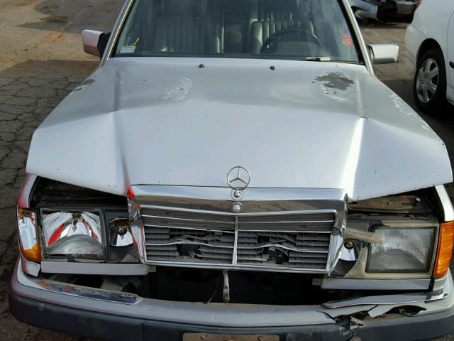 WDBEB28D3NB586755 - 1992 MERCEDES-BENZ 300 D SILVER photo 7