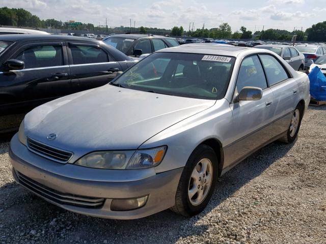 JT8BF28G6Y0242189 - 2000 LEXUS ES 300 GRAY photo 2