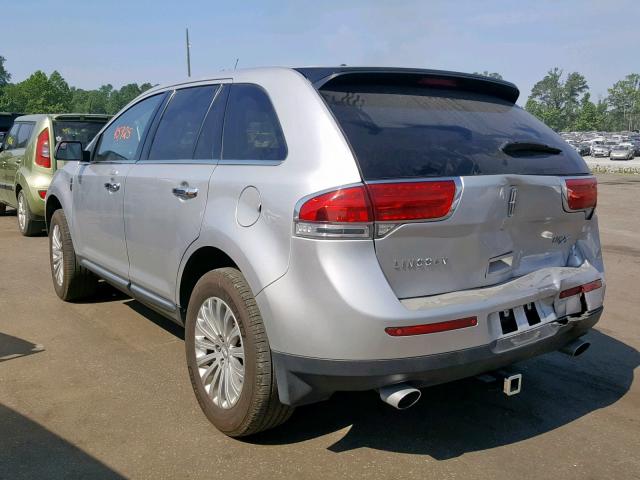 2LMDJ6JK4DBL16636 - 2013 LINCOLN MKX SILVER photo 3