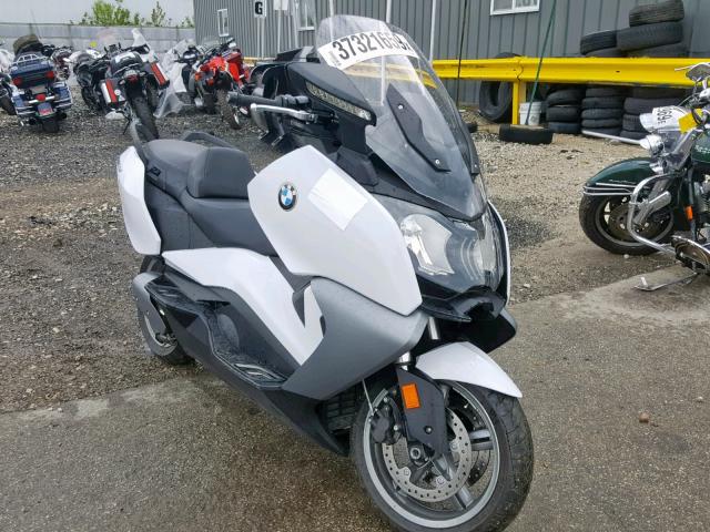 WB1013405FZT97361 - 2015 BMW C650 GT GRAY photo 1