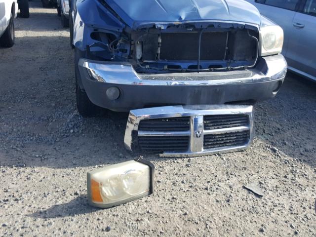 1D7HE48NX5S291894 - 2005 DODGE DAKOTA QUA BLUE photo 9