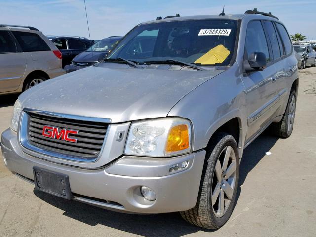 1GKDT13S342393972 - 2004 GMC ENVOY SILVER photo 2