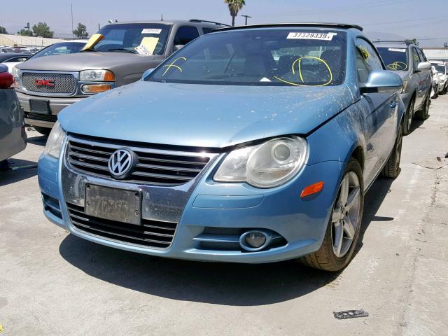 WVWDA71F97V049804 - 2007 VOLKSWAGEN EOS 2.0T S BLUE photo 2