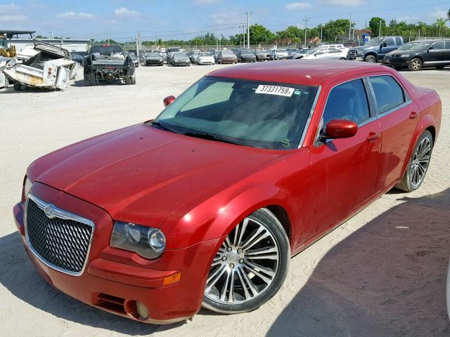 2C3CA2CV8AH329060 - 2010 CHRYSLER 300 S RED photo 2