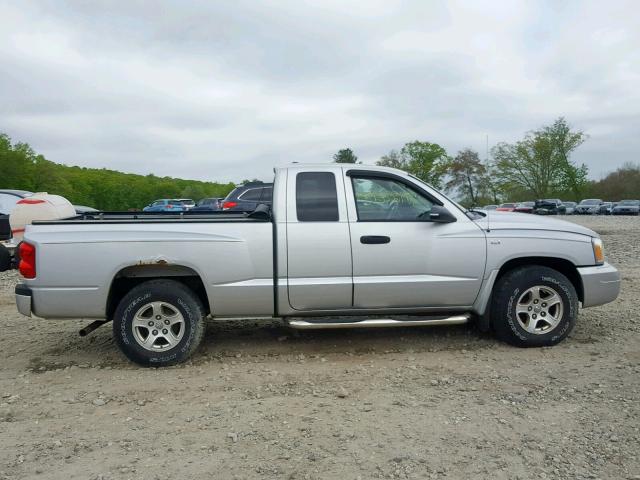 1D7HW42K77S181433 - 2007 DODGE DAKOTA SLT SILVER photo 9