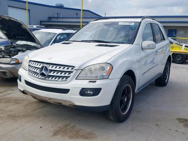 4JGBB22EX8A305899 - 2008 MERCEDES-BENZ ML 320 CDI WHITE photo 2