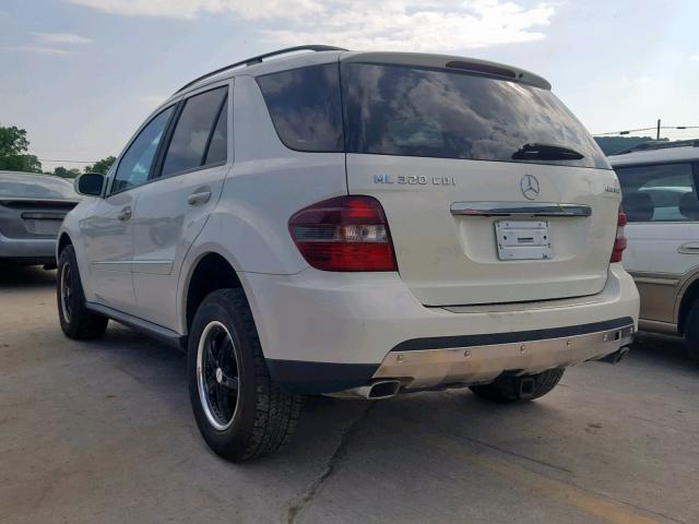 4JGBB22EX8A305899 - 2008 MERCEDES-BENZ ML 320 CDI WHITE photo 3
