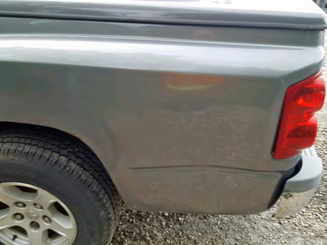 1D7HE48N95S337912 - 2005 DODGE DAKOTA QUA GRAY photo 9