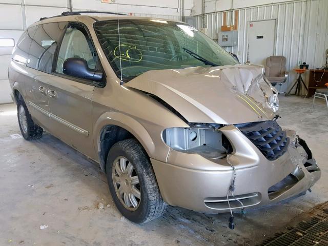 2A4GP54L77R137474 - 2007 CHRYSLER TOWN & COU GOLD photo 1