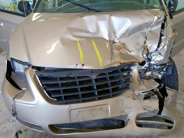 2A4GP54L77R137474 - 2007 CHRYSLER TOWN & COU GOLD photo 7