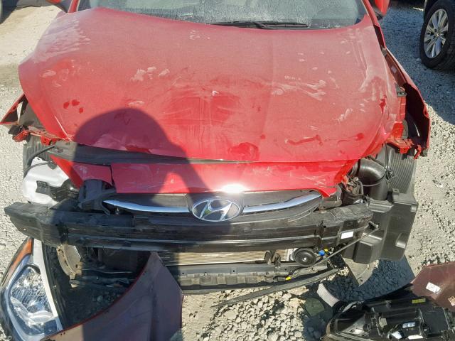 KMHCT4AE0HU328640 - 2017 HYUNDAI ACCENT SE RED photo 7