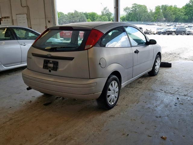 1FAFP31N47W180517 - 2007 FORD FOCUS ZX3 SILVER photo 4