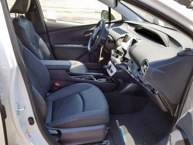 JTDKARFP7J3103804 - 2018 TOYOTA PRIUS PRIM 白色 照片 5