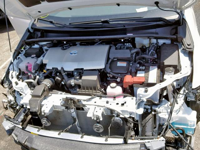 JTDKARFP7J3103804 - 2018 TOYOTA PRIUS PRIM 白色 照片 7