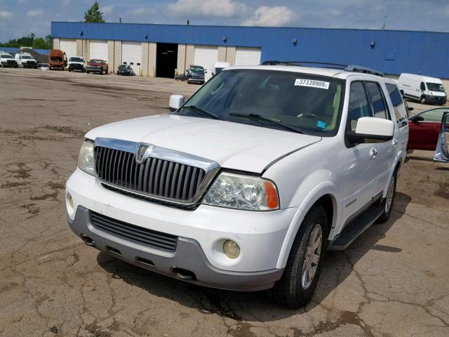 5LMFU28R33LJ35207 - 2003 LINCOLN NAVIGATOR WHITE photo 2