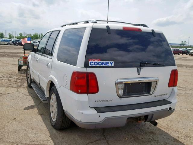 5LMFU28R33LJ35207 - 2003 LINCOLN NAVIGATOR WHITE photo 3