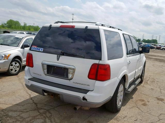 5LMFU28R33LJ35207 - 2003 LINCOLN NAVIGATOR WHITE photo 4