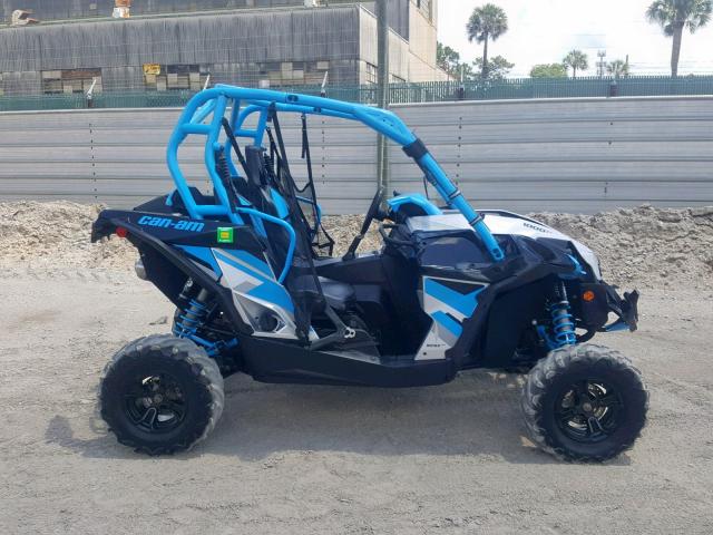 3JBPWAP23HJ000324 - 2017 CAN-AM MAVERICK 1 BLUE photo 9