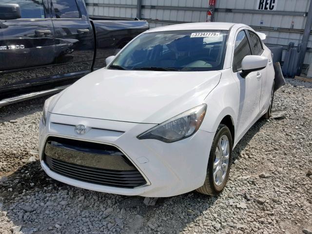 3MYDLBZV8GY136719 - 2016 TOYOTA SCION IA WHITE photo 2