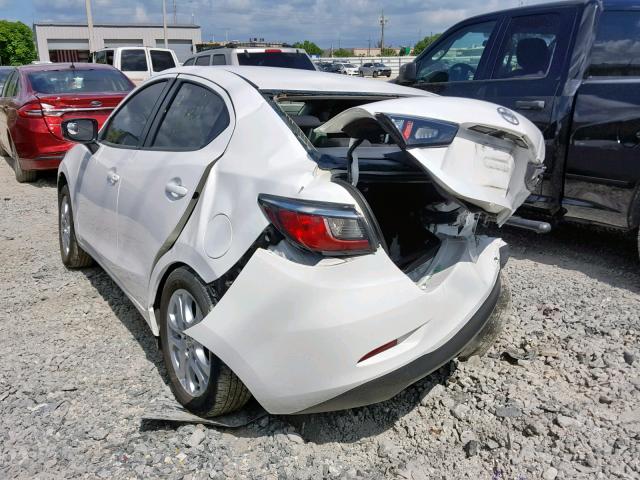 3MYDLBZV8GY136719 - 2016 TOYOTA SCION IA WHITE photo 3