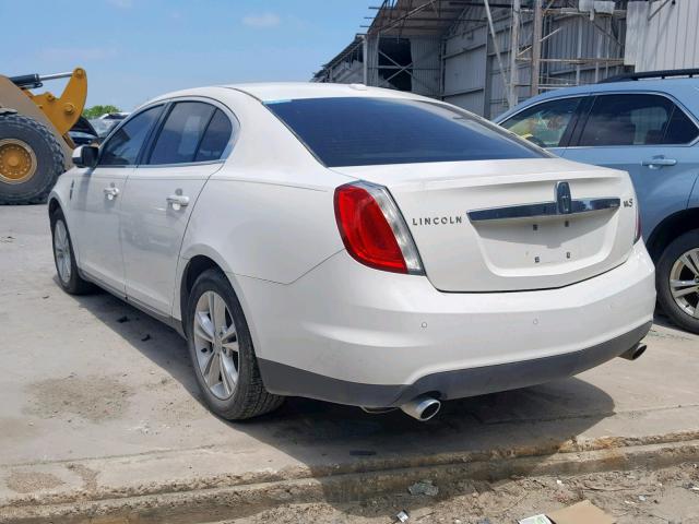 1LNHM93R99G623378 - 2009 LINCOLN MKS WHITE photo 3