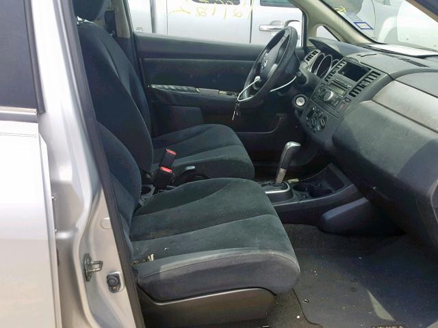 3N1BC1AP0BL424286 - 2011 NISSAN VERSA S SILVER photo 5