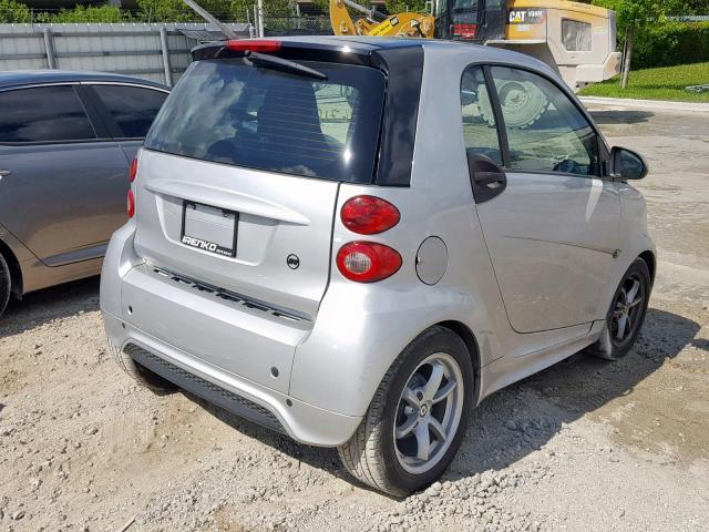 WMEEJ3BA2FK819455 - 2015 SMART FORTWO PUR SILVER photo 4