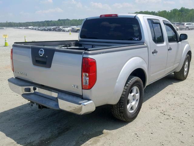 1N6AD07U95C439301 - 2005 NISSAN FRONTIER C SILVER photo 4