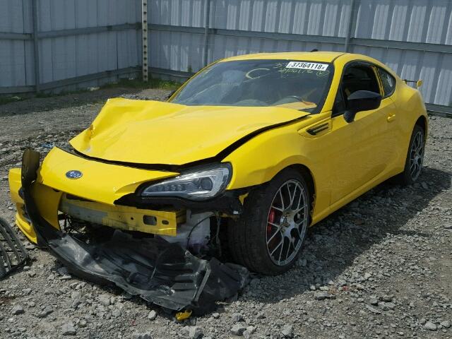 JF1ZCAC17H9601721 - 2017 SUBARU BRZ 2.0 LI YELLOW photo 2