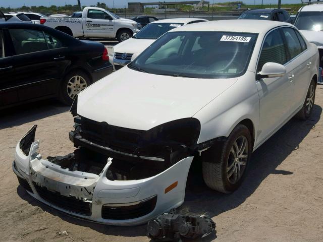 3VWRF81K36M798811 - 2006 VOLKSWAGEN JETTA 2.5 WHITE photo 2