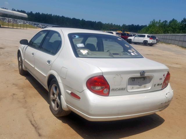 JN1CA31D61T838436 - 2001 NISSAN MAXIMA GXE WHITE photo 3