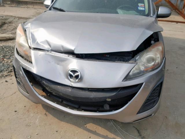 JM1BL1VF2B1480672 - 2011 MAZDA 3 I SILVER photo 9