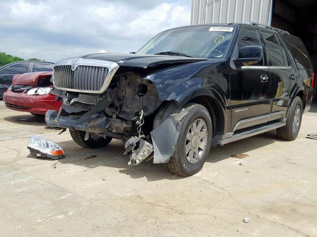 5LMFU27R03LJ13263 - 2003 LINCOLN NAVIGATOR BLACK photo 2