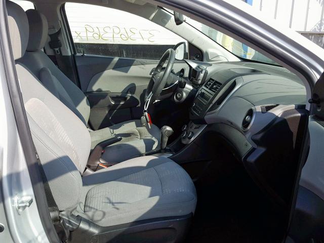 1G1JA5SH5E4196768 - 2014 CHEVROLET SONIC LS SILVER photo 5