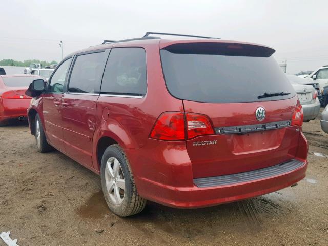 2V4RW3DGXBR691731 - 2011 VOLKSWAGEN ROUTAN SE RED photo 3