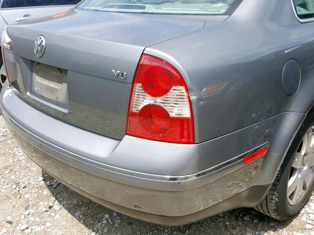 WVWRH63B63P104682 - 2003 VOLKSWAGEN PASSAT GLX GRAY photo 9