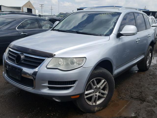 WVGBE77L18D037464 - 2008 VOLKSWAGEN TOUAREG 2 SILVER photo 2