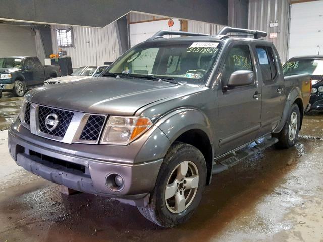 1N6AD07W65C455859 - 2005 NISSAN FRONTIER C GRAY photo 2