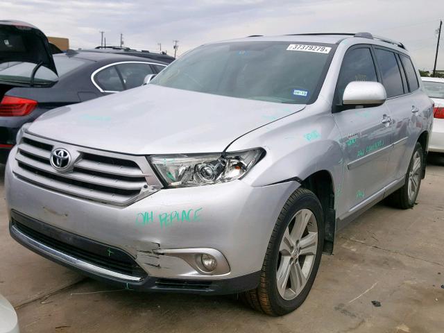 5TDYK3EH3DS128720 - 2013 TOYOTA HIGHLANDER SILVER photo 2