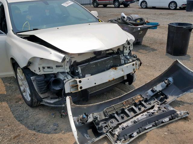 1G1ZE5E02CF209815 - 2012 CHEVROLET MALIBU LTZ თეთრი ფოტო 9