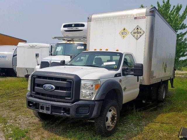 1FDUF5GT2CEA29497 - 2012 FORD F550 SUPER WHITE photo 2