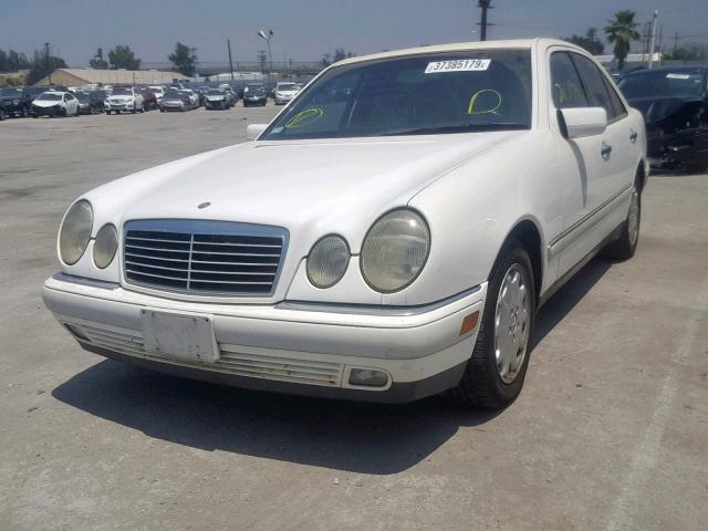 WDBJF55F8VA310555 - 1997 MERCEDES-BENZ E 320 WHITE photo 2