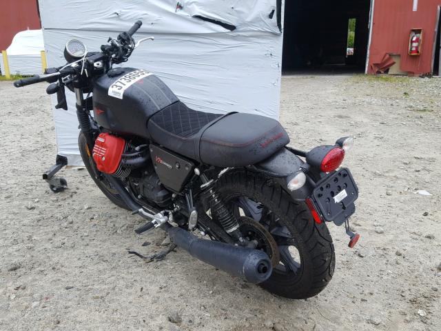 ZGULDUC00JM000091 - 2018 MOTO GUZZI V7 BLACK photo 3