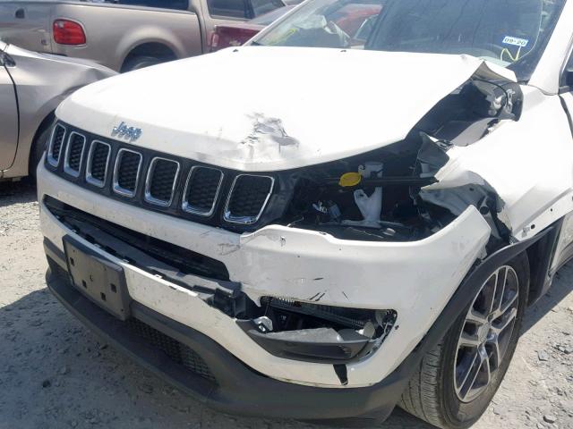 3C4NJCBB2JT502595 - 2018 JEEP COMPASS LA WHITE photo 9