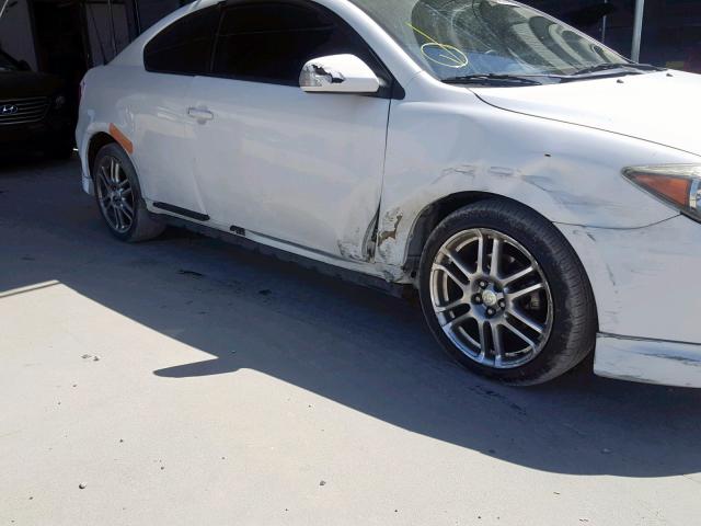 JTKDE177760131374 - 2006 TOYOTA SCION TC WHITE photo 9