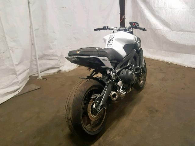 JYARN53E9HA000237 - 2017 YAMAHA FZ09 WHITE photo 4