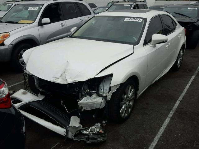 JTHBA1D20G5020932 - 2016 LEXUS IS 200T WHITE photo 2