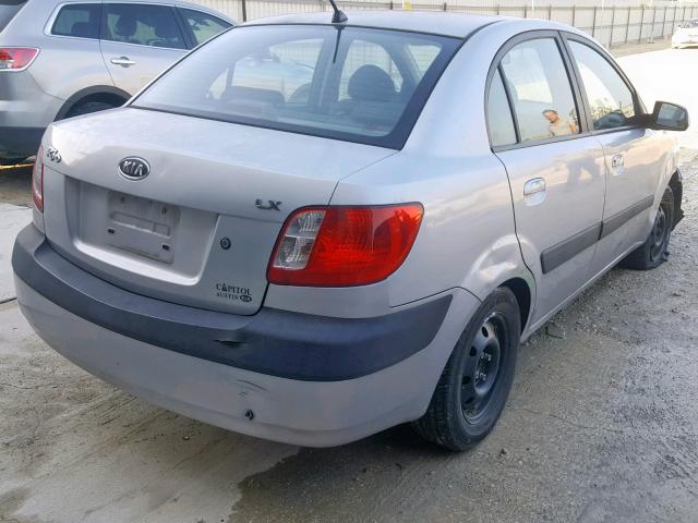 KNADE123266091548 - 2006 KIA RIO SILVER photo 4