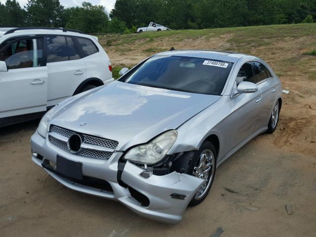 WDDDJ75XX6A049390 - 2006 MERCEDES-BENZ CLS 500C SILVER photo 2